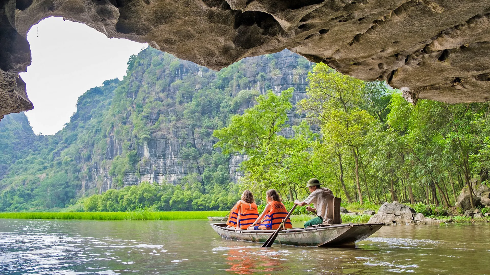 Day Tour | Visit Bai Dinh Pagoda - Trang An - Mua Cave